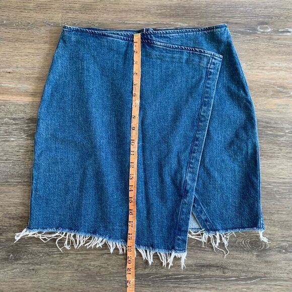 Madwell Jean denim skirt size 10 A line shape zip back closure - Picture 5 of 6